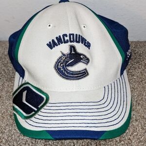 Vancouver Canucks Reebok NHL Piped‎ Bill Hockey Cap Hat Small/ Medium NWOT